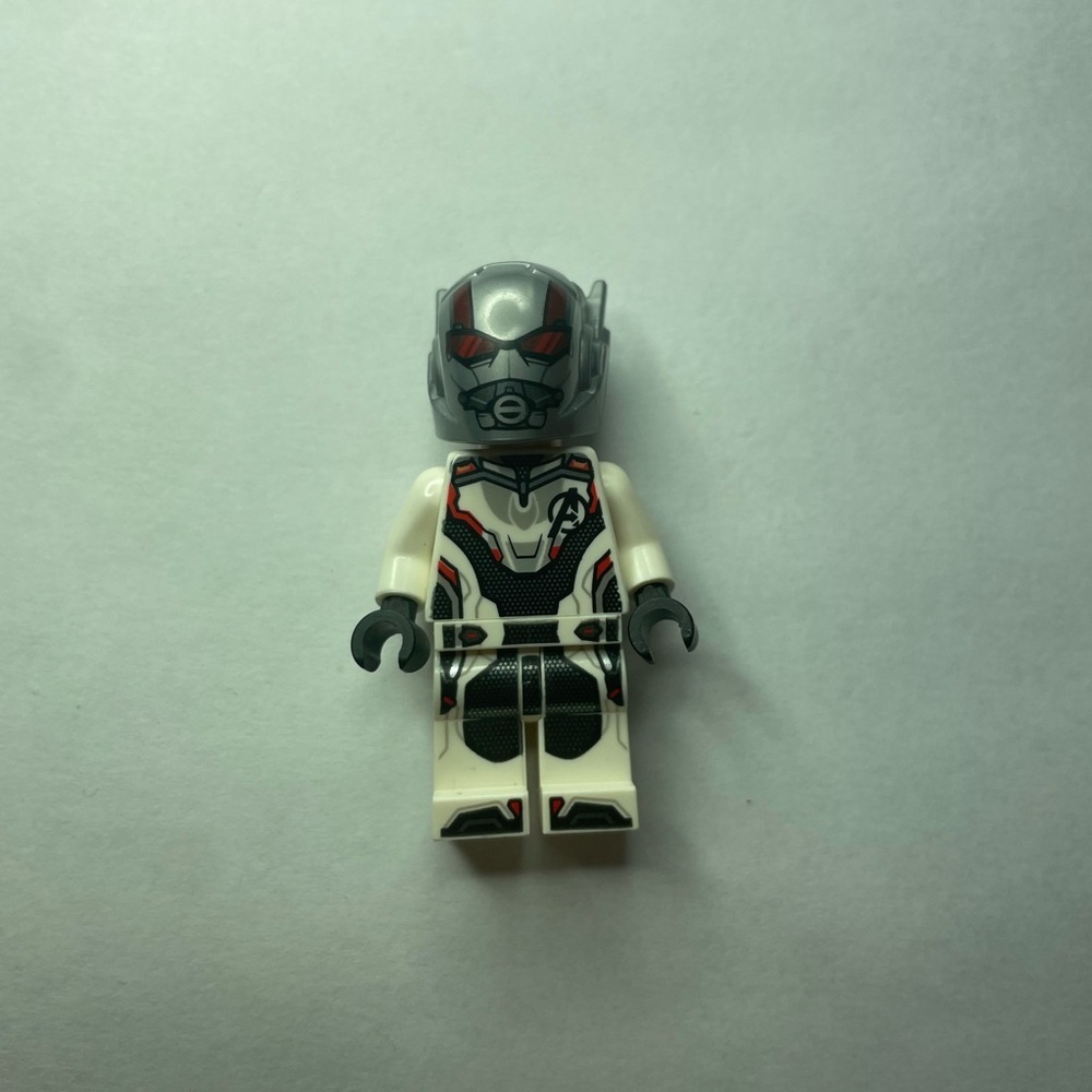 LEGO Minifigure Ant-Man White Jumpsuit sh563 Marvel Super Heroes Avengers 76124